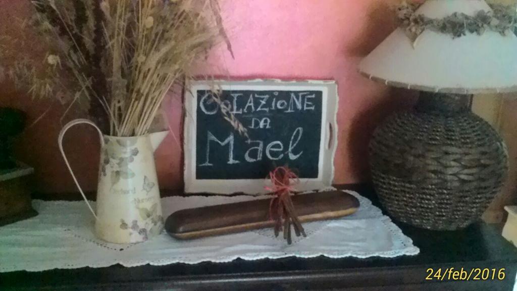 B&B A Casa Di Mael San Costanzo Buitenkant foto