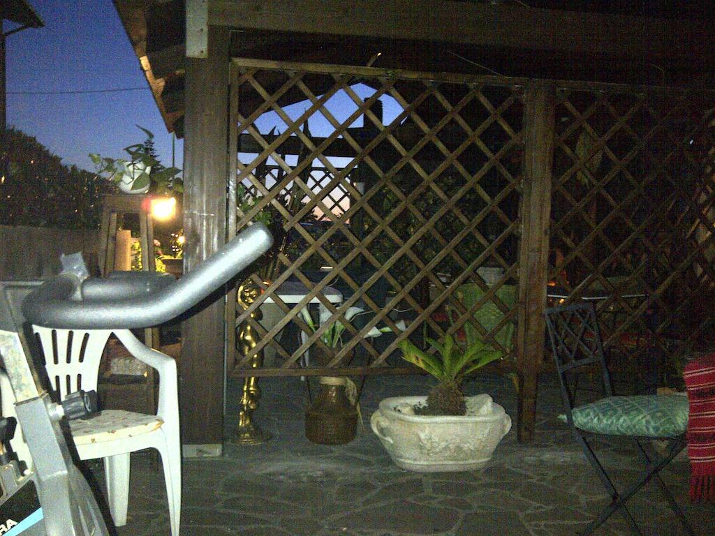 B&B A Casa Di Mael San Costanzo Buitenkant foto