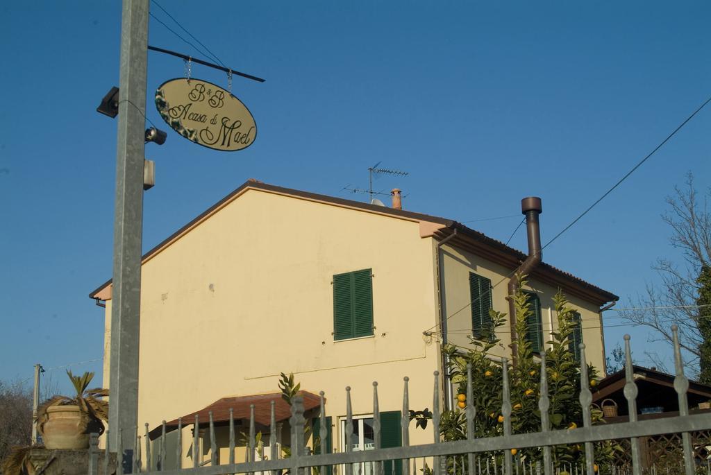 B&B A Casa Di Mael San Costanzo Buitenkant foto